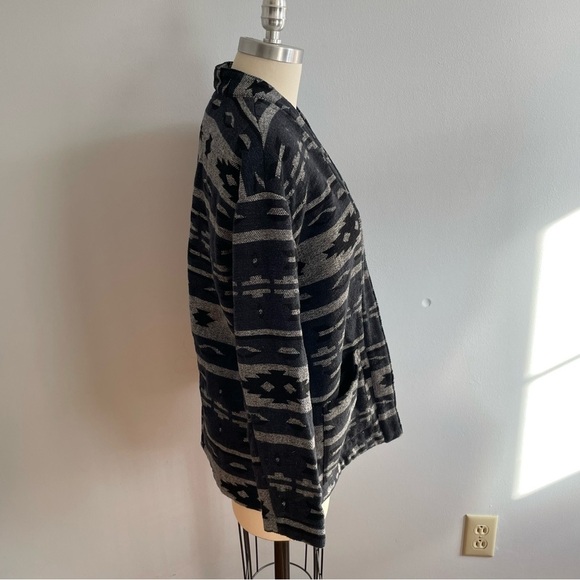 Forever 21 Southwestern Aztec Print Cardigan Open Front Sweater- Size Medium - Picture 3 of 7